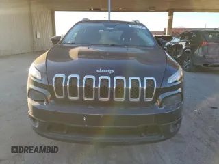 2014 Jeep Cherokee Latitude z VIN 1C4PJLCS2EW168480, wystawiony jako Copart lot #83882874 z przebiegiem 176 420 mil mil oraz Szkoda całkowita • Salvage title. Historia ofert i sprzedaży dostępna na DreamBid. Obrazek 5.