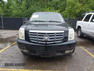 2007 Cadillac Escalade ESV z VIN 1GYFK66827R261571, wystawiony jako IAAI lot #42422302 z przebiegiem 197 501 mil mil oraz . Historia ofert i sprzedaży dostępna na DreamBid. Obrazek 6.