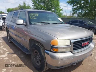 2001 GMC Yukon XL SLE with VIN 3GKFK16T01G144130, listed as a IAAI auction lot 41908702 with 263,081 mi miles. Bid and sale history available at carsss.com. Image 1.