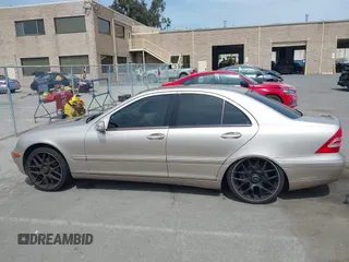 2001 Mercedes-Benz C 230/260/280/320 with VIN WDBRF61J61F108121, listed as a IAAI auction lot 41985853 with 175,305 mi miles and . Bid and sale history available at DreamBid. Image 15.