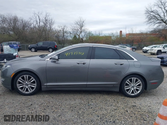 2014 Lincoln MKZ with VIN 3LN6L2GK2ER818577, listed as a IAAI auction lot 41929913 with 185,062 mi miles. Bid and sale history available at carsss.com. Image 14.