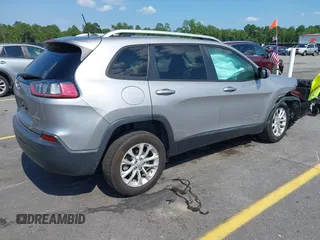 2020 Jeep Cherokee Latitude z VIN 1C4PJLCB3LD615147, wystawiony jako IAAI lot #42569825 z przebiegiem 128 952 mil mil oraz . Historia ofert i sprzedaży dostępna na DreamBid. Obrazek 4.