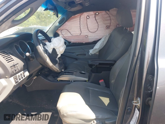 2014 Toyota Tacoma with VIN 5TFLU4EN6EX094364, listed as a IAAI auction lot 42044949 with Not Provided miles and . Bid and sale history available at DreamBid. Image 5.