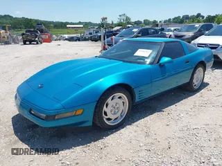 1992 Chevrolet Corvette z VIN 1G1YY23P6N5111770, wystawiony jako IAAI lot #42366542 z przebiegiem 39 505 mil mil oraz . Historia ofert i sprzedaży dostępna na DreamBid. Obrazek 2.