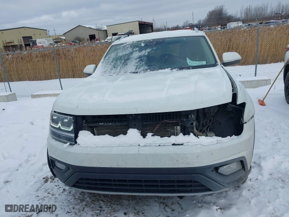 2018 Volkswagen Atlas 3.6L V6 SE with VIN 1V2LR2CA9JC543185, listed as a IAAI auction lot 41293560 with 147,966 mi miles. Bid and sale history available at carsss.com. Image 12.