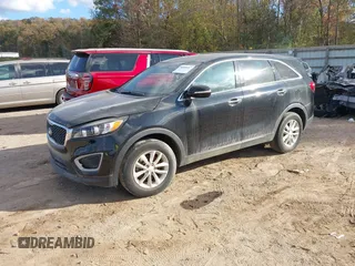 2018 Kia Sorento LX with VIN 5XYPG4A32JG350672, listed as a IAAI auction lot 40830917 with 82,437 mi miles. Bid and sale history available at carsss.com. Image 17.