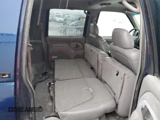 1996 Chevrolet Suburban with VIN 3GNFK16RXTG125871, listed as a Copart auction lot 86401384 with 220,767 mi miles and Clean Title. Bid and sale history available at carsss.com. Image 11.
