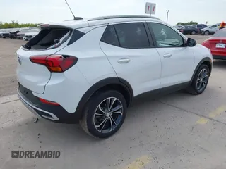 2020 Buick Encore GX Select with VIN KL4MMDSL0LB131551, listed as a IAAI auction lot 42023982 with 28,528 mi miles and . Bid and sale history available at DreamBid. Image 4.