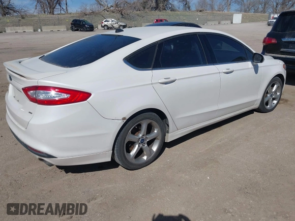 2015 Ford Fusion SE with VIN 3FA6P0H70FR169716, listed as a IAAI auction lot 41920902 with 288,875 mi miles. Bid and sale history available at carsss.com. Image 4.