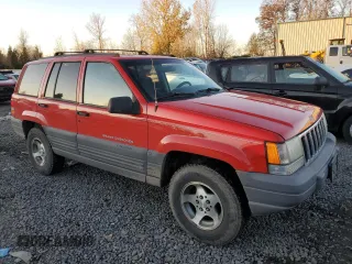 1997 Jeep Grand Cherokee Laredo with VIN 1J4GZ58S3VC762746, listed as a Copart auction lot 82925054 with 203,645 mi miles and Salvage Title. Bid and sale history available at carsss.com. Image 4.