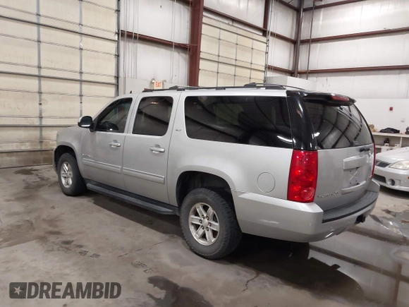 2013 GMC Yukon XL SLT z VIN 1GKS2KE71DR342261, wystawiony jako IAAI lot #42018535 z przebiegiem 201 847 mil mil oraz . Historia ofert i sprzedaży dostępna na DreamBid. Obrazek 3.
