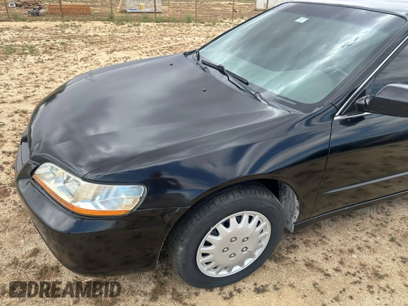 1998 Honda Accord LX с VIN 1HGCG5641WA250965, выставлен на аукционе IAAI как лот 42197053 с пробегом 294 770 миль миль и . История ставок и продаж доступна на DreamBid. Изображение 2.