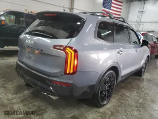 2022 Kia Telluride SX with VIN 5XYP5DHC9NG294165, listed as a Copart auction lot 45710875 with 37,257 mi miles and Salvage Title. Bid and sale history available at carsss.com. Image 3.