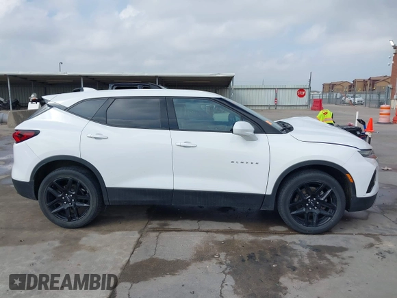2021 Chevrolet Blazer LT z VIN 3GNKBCRS3MS576373, wystawiony jako IAAI lot #41538823 z przebiegiem 89 181 mil mil oraz . Historia ofert i sprzedaży dostępna na DreamBid. Obrazek 14.