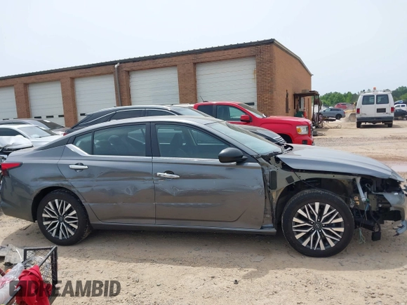 2024 Nissan Altima SV z VIN 1N4BL4DV5RN336438, wystawiony jako IAAI lot #42273934 z przebiegiem 34 925 mil mil oraz . Historia ofert i sprzedaży dostępna na DreamBid. Obrazek 13.
