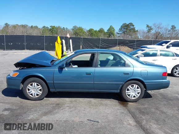 2001 Toyota Camry CE with VIN 4T1BG22K41U782923, listed as a IAAI auction lot 41773916 with 201,038 mi miles and . Bid and sale history available at carsss.com. Image 14.