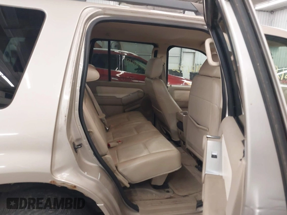 2007 Mercury Mountaineer z VIN 4M2EU47E27UJ08488, wystawiony jako IAAI lot #42126730 z przebiegiem 151 270 mil mil oraz . Historia ofert i sprzedaży dostępna na DreamBid. Obrazek 8.