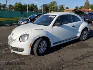 2016 Volkswagen Beetle Classic z VIN 3VWF17AT0GM635894, wystawiony jako Copart lot #65818275 z przebiegiem 126 224 mil mil oraz Czysty tytuł • Clean title. Historia ofert i sprzedaży dostępna na DreamBid. Obrazek 1.
