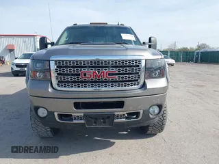 2013 GMC Sierra 2500HD Denali z VIN 1GT125E81DF127112, wystawiony jako IAAI lot #41907764 z przebiegiem 289 619 mil mil oraz . Historia ofert i sprzedaży dostępna na DreamBid. Obrazek 12.