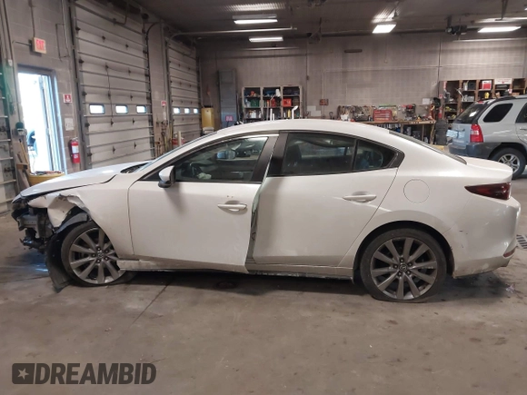 2019 Mazda 3 w/Select with VIN 3MZBPAAL3KM105342, listed as a IAAI auction lot 41443608 with 68,038 mi miles. Bid and sale history available at carsss.com. Image 14.