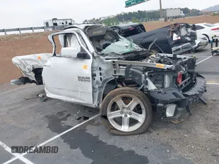 2018 Ram 1500 R/T z VIN 3C6JR6CT1JG194996, wystawiony jako IAAI lot #41472114 z przebiegiem Nie podano mil oraz . Historia ofert i sprzedaży dostępna na DreamBid. Obrazek 1.