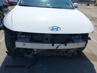 2024 Hyundai Ioniq 5 SE z VIN KM8KM4DE8RU300381, wystawiony jako IAAI lot #41907767 z przebiegiem 17 452 mil mil oraz . Historia ofert i sprzedaży dostępna na DreamBid. Obrazek 6.