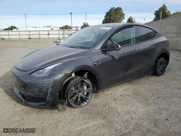 2024 Tesla Model Y with VIN 7SAYGDED7RF114483, listed as a Copart auction lot 89407875 with 7,741 mi miles and Salvage Title. Bid and sale history available at carsss.com. Image 1.
