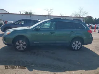 2011 Subaru Outback 2.5i Prem AWP with VIN 4S4BRBCC7B3351047, listed as a IAAI auction lot 40576102 with 130,202 mi miles. Bid and sale history available at carsss.com. Image 14.