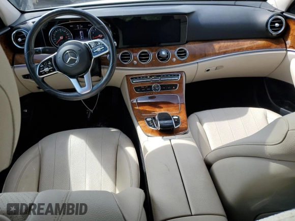 2019 Mercedes-Benz E 300 z VIN WDDZF4KBXKA489277, wystawiony jako Copart lot #58079675 z przebiegiem 75 384 mil mil oraz Szkoda całkowita • Salvage title. Historia ofert i sprzedaży dostępna na DreamBid. Obrazek 8.