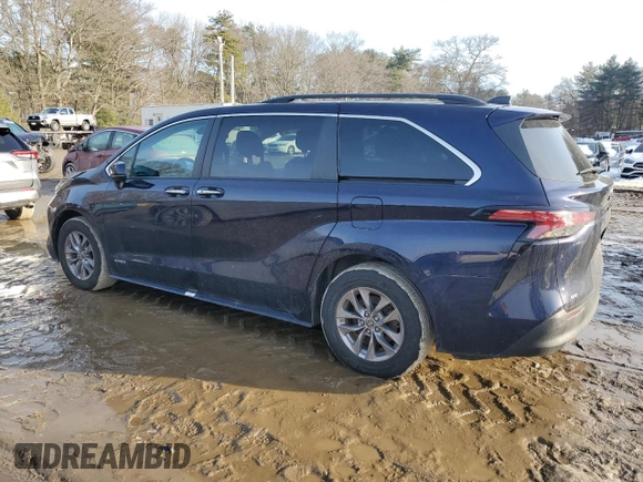 2021 Toyota Sienna XLE with VIN 5TDJSKFC0MS010512, listed as a Copart auction lot 45973985 with 86,234 mi miles and Salvage Title. Bid and sale history available at carsss.com. Image 2.