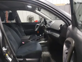 2011 Toyota RAV4 Sport with VIN JTMRK4DV1B5099996, listed as a IAAI auction lot 41237390 with 112,280 mi miles. Bid and sale history available at carsss.com. Image 5.