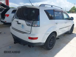 2007 Mitsubishi Outlander XLS z VIN JA4MT41X17Z009981, wystawiony jako IAAI lot #42198456 z przebiegiem 108 947 mil mil oraz . Historia ofert i sprzedaży dostępna na DreamBid. Obrazek 6.