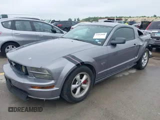2006 Ford Mustang GT Deluxe z VIN 1ZVHT82H065132924, wystawiony jako IAAI lot #42402048 z przebiegiem 146 526 mil mil oraz . Historia ofert i sprzedaży dostępna na DreamBid. Obrazek 18.