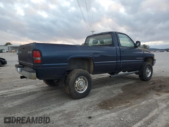 2001 Dodge 2500 z VIN 3B7KF26Z51M560104, wystawiony jako Copart lot #79052294 z przebiegiem Nie podano mil oraz Czysty tytuł • Clean title. Historia ofert i sprzedaży dostępna na DreamBid. Obrazek 3.