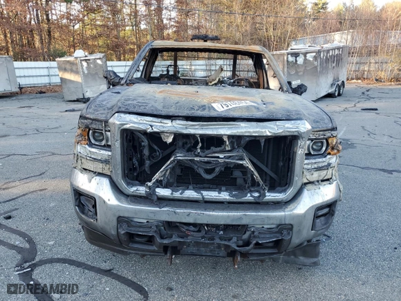 2018 GMC Sierra 2500HD with VIN 1GT02REG9JZ126259, listed as a Copart auction lot 79748454 with 0 mi miles and Salvage Title. Bid and sale history available at carsss.com. Image 5.