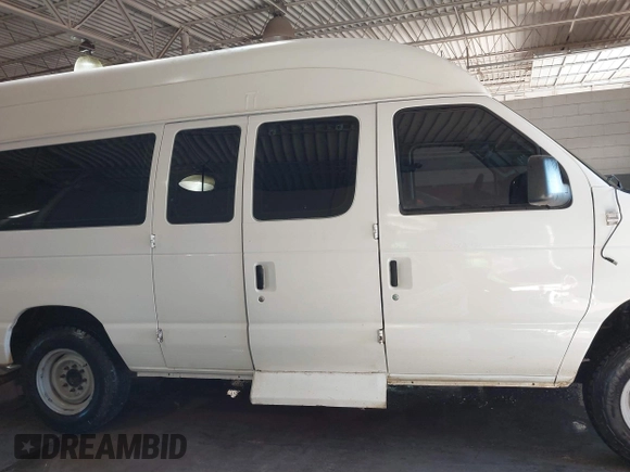 2011 Ford Econoline Cargo Commercial with VIN 1FTNS1EW0BDA60746, listed as a IAAI auction lot 41346661 with 117,363 mi miles. Bid and sale history available at carsss.com. Image 14.