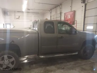 2013 GMC Sierra 2500HD SLE with VIN 1GT220C83DZ251178, listed as a IAAI auction lot 41342465 with 138,134 mi miles. Bid and sale history available at carsss.com. Image 13.