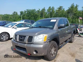 2006 Nissan Titan SE z VIN 1N6BA07B56N504064, wystawiony jako IAAI lot #42479075 z przebiegiem 156 983 mil mil oraz . Historia ofert i sprzedaży dostępna na DreamBid. Obrazek 2.