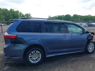 2016 Toyota Sienna XLE z VIN 5TDYK3DC2GS739042, wystawiony jako IAAI lot #42163983 z przebiegiem 98 842 mil mil oraz . Historia ofert i sprzedaży dostępna na DreamBid. Obrazek 14.