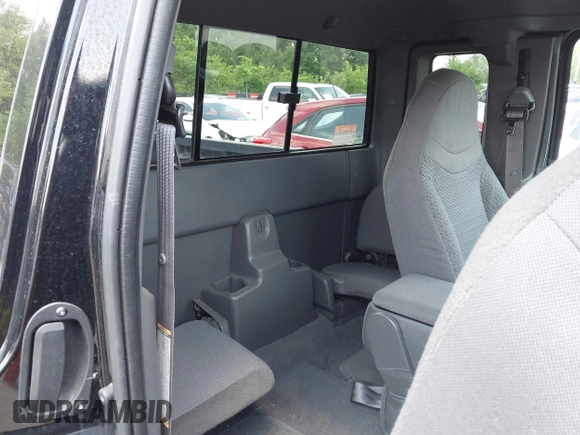 1999 Ford Ranger XLT with VIN 1FTZR15X8XTA90600, listed as a IAAI auction lot 42216744 with 141,940 mi miles and . Bid and sale history available at DreamBid. Image 8.