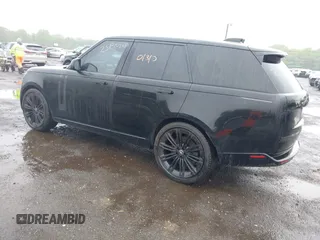 2024 Land Rover Range Rover SE z VIN SALKP9E96RA092327, wystawiony jako IAAI lot #42336138 z przebiegiem 41 600 mil mil oraz . Historia ofert i sprzedaży dostępna na DreamBid. Obrazek 3.