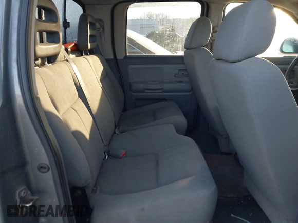 2006 Dodge Dakota SLT with VIN 1D7HW48K56S699157, listed as a IAAI auction lot 41333140 with 273,055 mi miles. Bid and sale history available at carsss.com. Image 8.