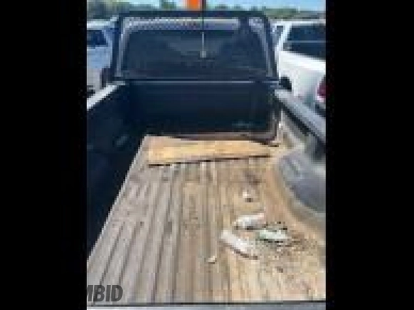 2016 Ford F-250 XLT with VIN 1FT7X2B67GEB70957, listed as a IAAI auction lot 42843825 with 215,003 mi miles and . Bid and sale history available at DreamBid. Image 7.