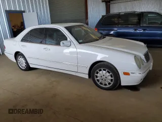 2001 Mercedes-Benz E-Class with VIN WDBJF65J11B366531, listed as a Copart auction lot 47059205 with 118,251 mi miles and Clean Title. Bid and sale history available at carsss.com. Image 4.