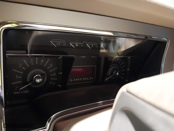 2007 Lincoln Navigator with VIN 5LMFU28517LJ02533, listed as a IAAI auction lot 41253859 with 130,930 mi miles. Bid and sale history available at carsss.com. Image 7.