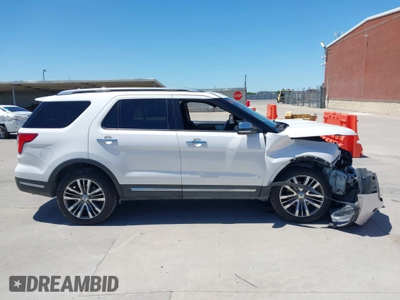 2019 Ford Explorer Platinum с VIN 1FM5K8HT8KGA02291, выставлен на аукционе IAAI как лот 42313377 с пробегом 126 752 миль миль и . История ставок и продаж доступна на DreamBid. Изображение 13.