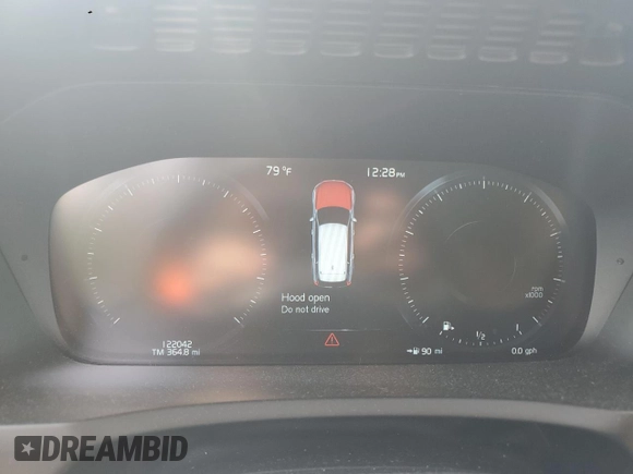 2016 Volvo XC90 T6 Momentum with VIN YV4A22PK6G1071240, listed as a Copart auction lot 49458565 with 122,042 mi miles and Salvage Title. Bid and sale history available at DreamBid. Image 9.