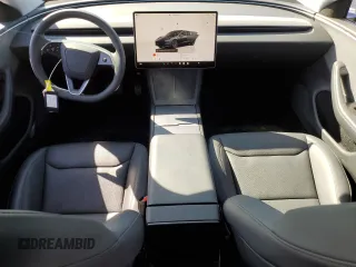 2024 Tesla Model 3 z VIN 5YJ3E1EA1RF736188, wystawiony jako Copart lot #57891625 z przebiegiem 9128 mil mil oraz Szkody całkowita. Historia ofert i sprzedaży dostępna na DreamBid. Obrazek 8.