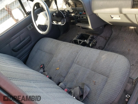 1994 Toyota Pickup DLX z VIN 4TARN81P4RZ254673, wystawiony jako Copart lot #41384465 z przebiegiem 181 534 mil mil oraz Szkoda całkowita • Salvage title. Historia ofert i sprzedaży dostępna na DreamBid. Obrazek 10.