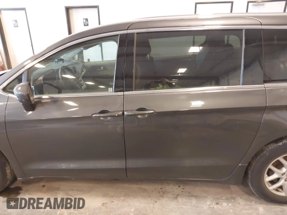 2017 Chrysler Pacifica Touring with VIN 2C4RC1DGXHR502480, listed as a IAAI auction lot 41888752 with 134,923 mi miles and . Bid and sale history available at DreamBid. Image 14.